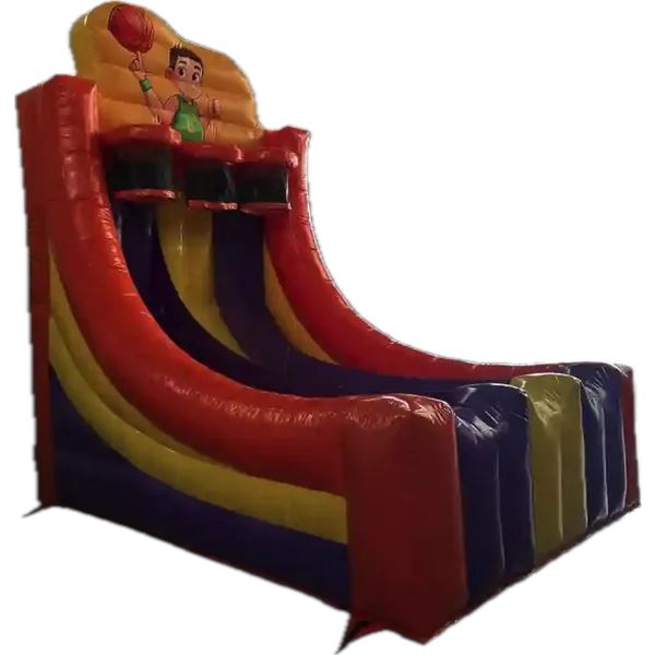 Kinderen spelen opblaasbaar basketbal spel op kinderfeestje – Happy Rent Enkhuizen Noord-Holland