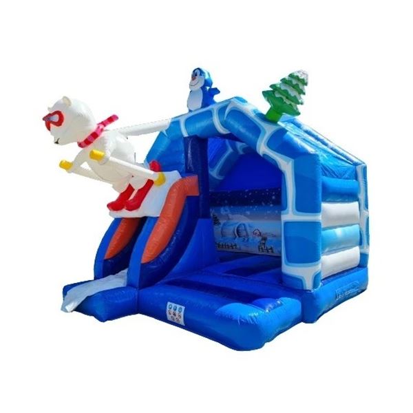 Zijaanzicht van het winterse Multiplay IJsbeer springkussen met glijbaan en winterdecoratie