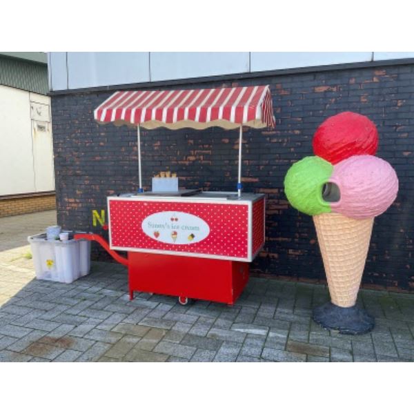 Ijskraam huren in Enkhuizen – Verfrissend en feestelijk Ijskraam te huur in Enkhuizen voor feesten, evenementen en festivals in West-Friesland