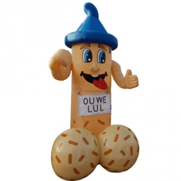 Opblaasbare Abraham “Ouwe Lul” pop van de zijkant met vrolijke gezichtsuitdrukking en blauwe hoed